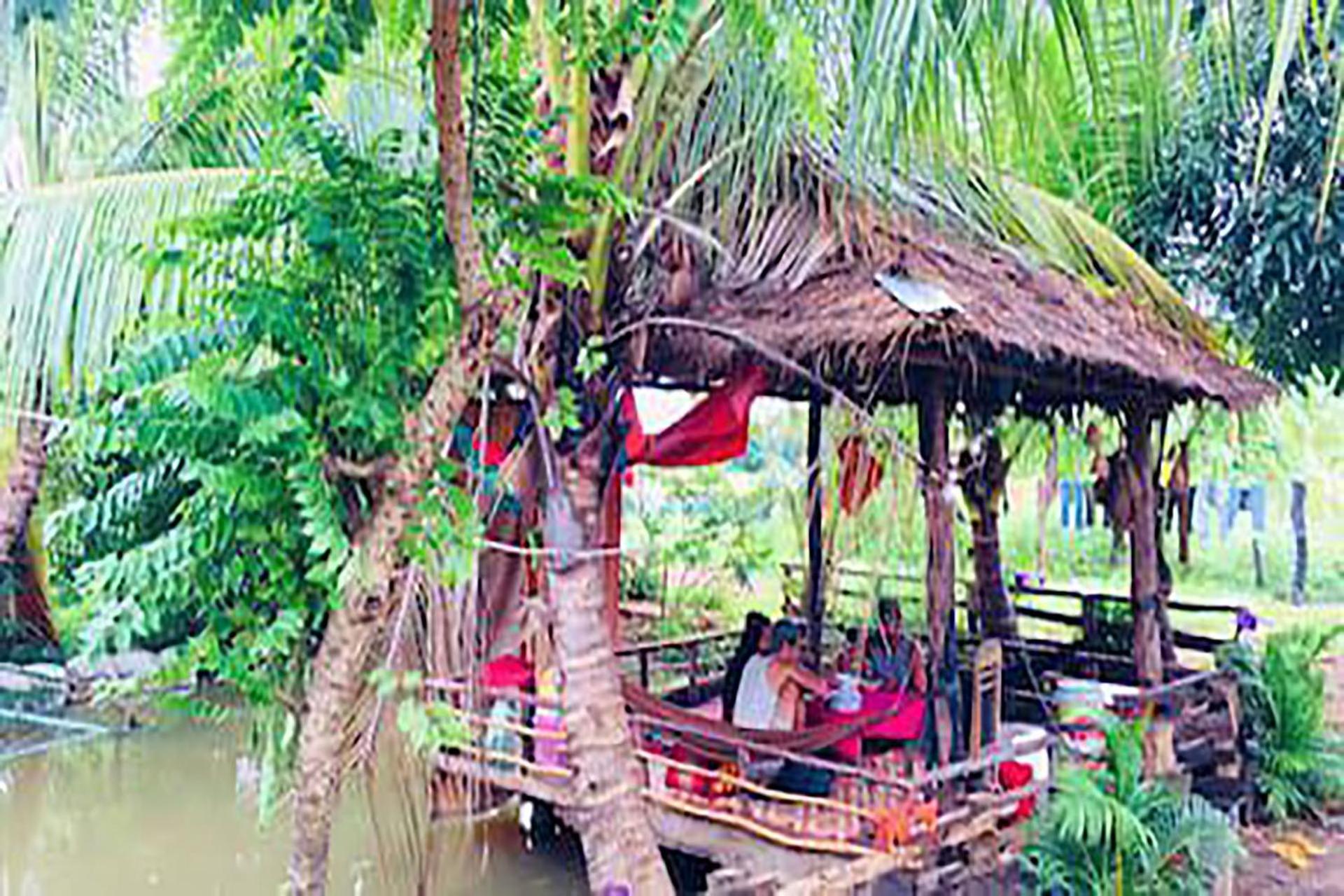 Family Batcave Homestay Battambang Exterior photo